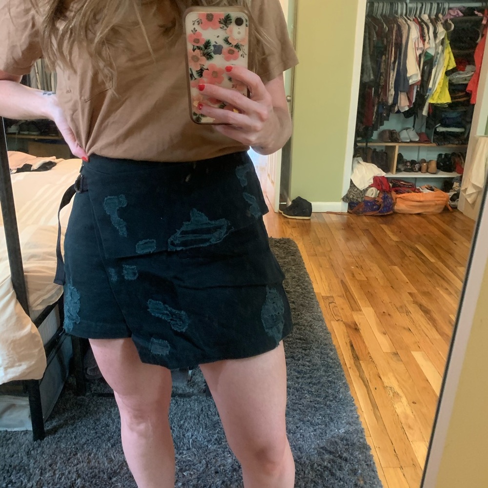 Car mar distressed army green skort